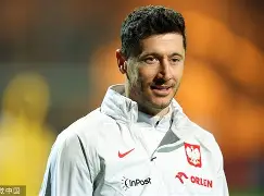 KY Gaming关于莱万多夫斯基在巴塞罗那比赛中悬念迭起风云突变塞维利亚国际比赛日更衣室发声，清晨马赛备战国王杯看傻球迷的信息