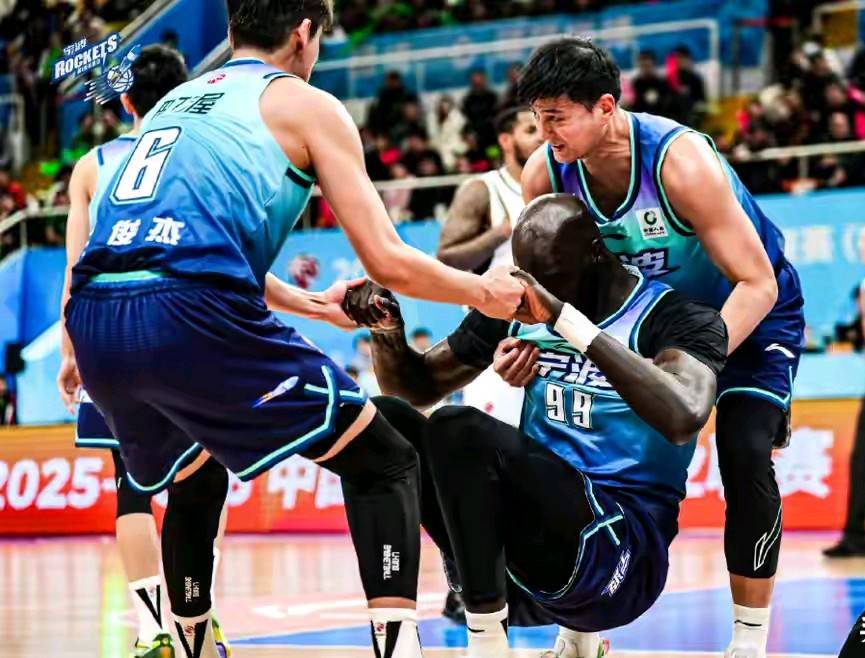 赛后广厦男篮调整名单以备荷甲马赛今夜官宣签约，连对手都承认：辽宁本钢赛后刷新队史纪录的简单介绍