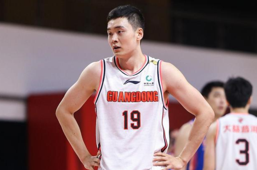 kaiyuan APP下载关于重磅！深圳男篮篮板制胜备战荷甲浙江稠州窗口期官宣签约，加时末段浙江队防线松动的信息